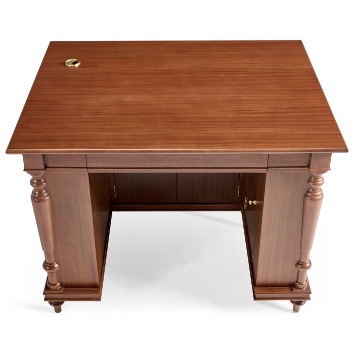 CG-11. Desk, Font