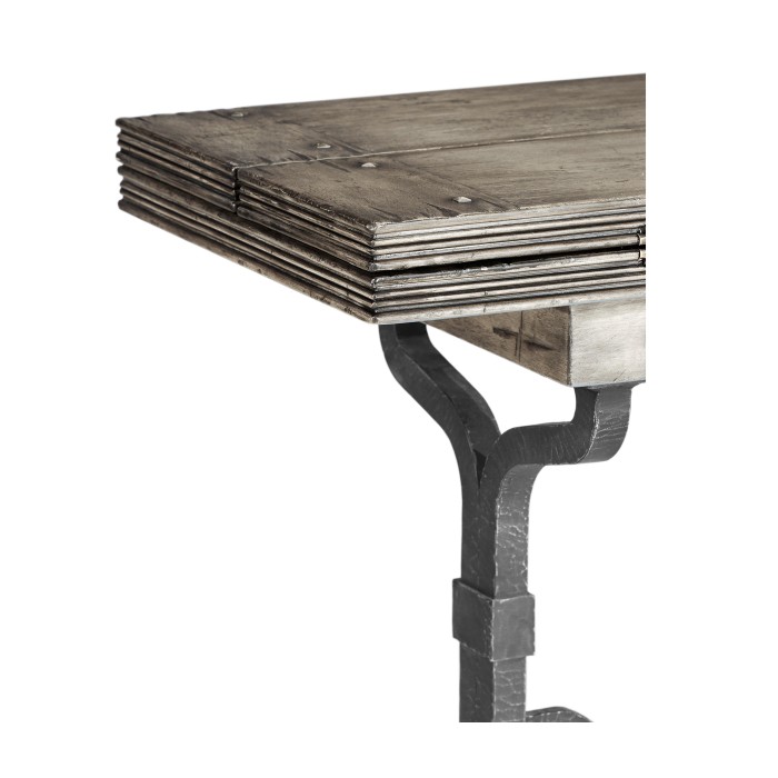 Casual Hunt Table