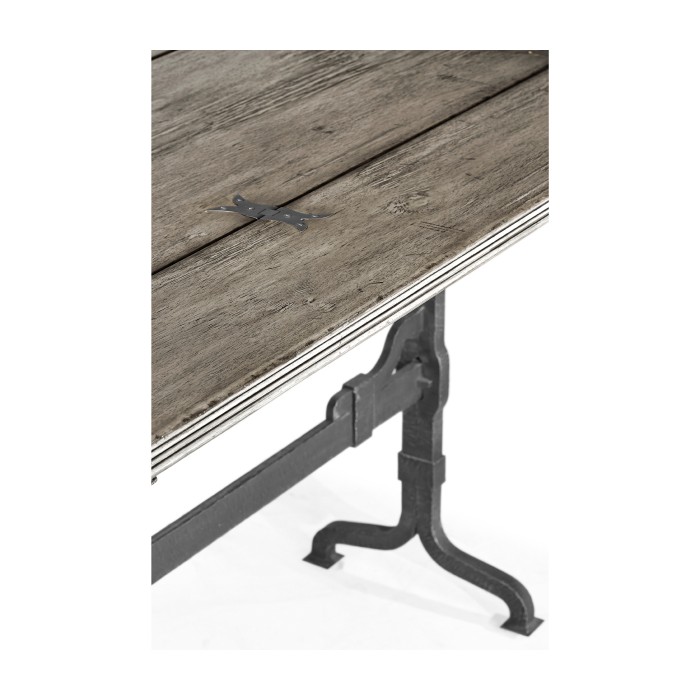 Casual Hunt Table