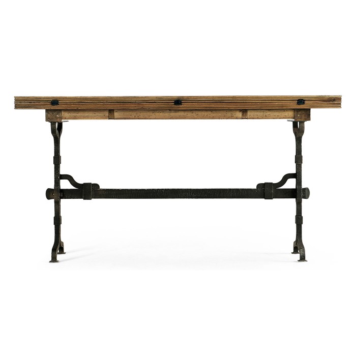 Casual Hunt Table