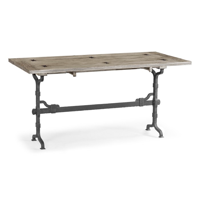 Casual Hunt Table
