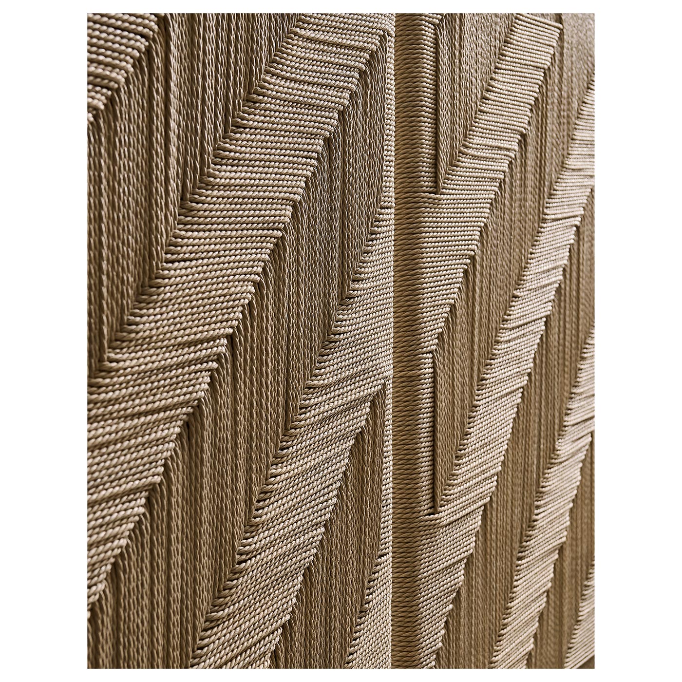 Sagehill Rush King Bed