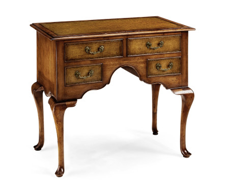 Queen Anne dressing table (Walnut)