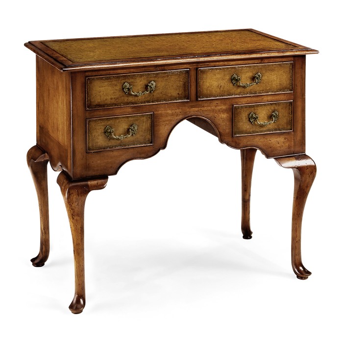 Queen Anne dressing table (Walnut)