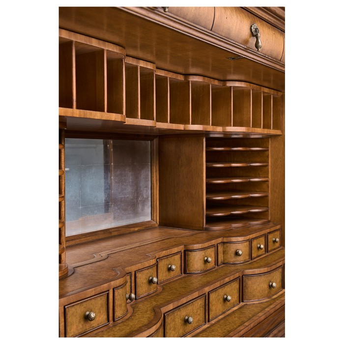 William & Mary Walnut & Oyster Secrétaire Cabinet 