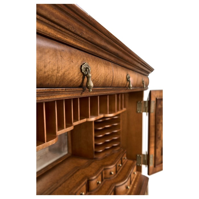 William & Mary Walnut & Oyster Secrétaire Cabinet 