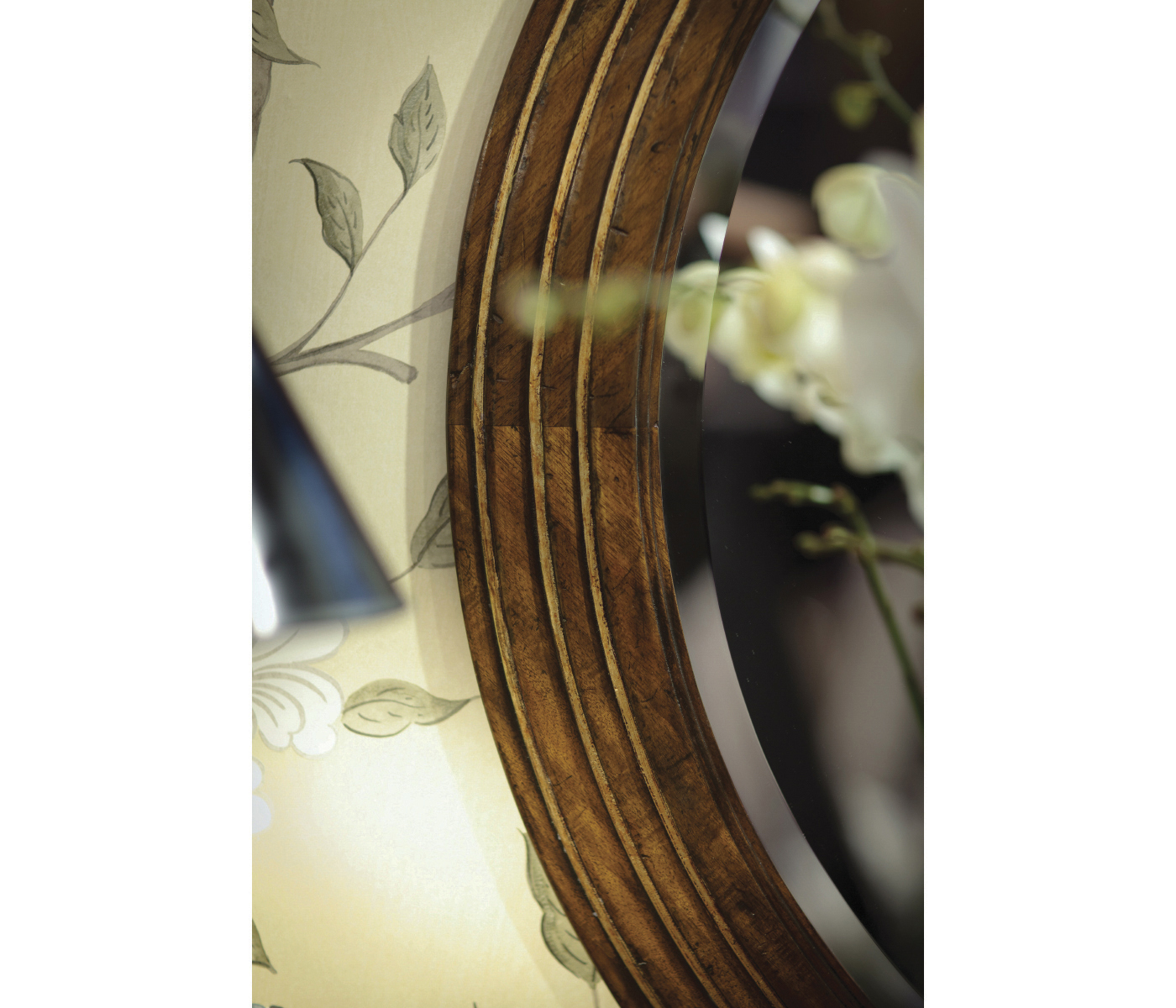 Circular stepped surround mirror (Small plain glass)
