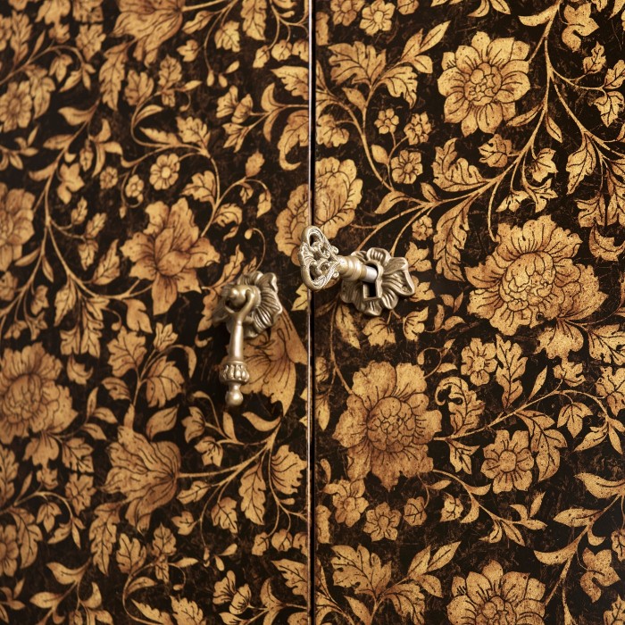 Black Chinoiserie Drinks Cabinet
