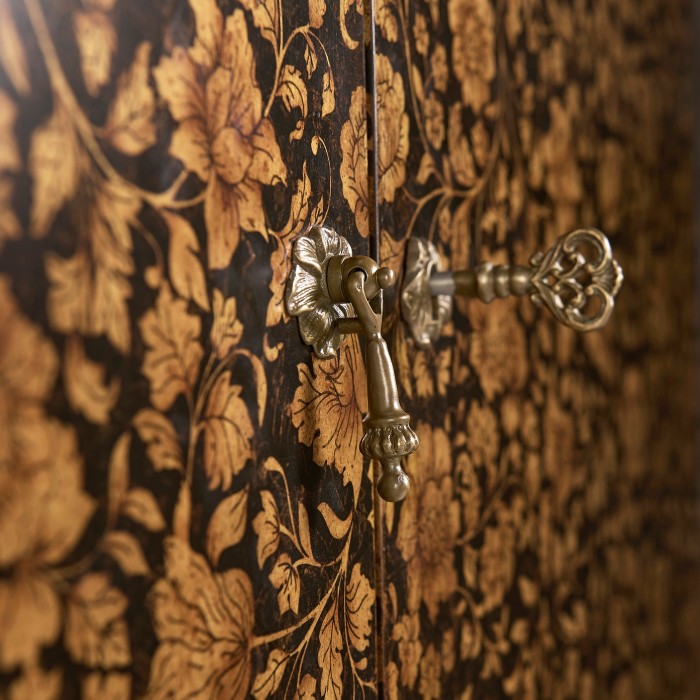 Black Chinoiserie Drinks Cabinet