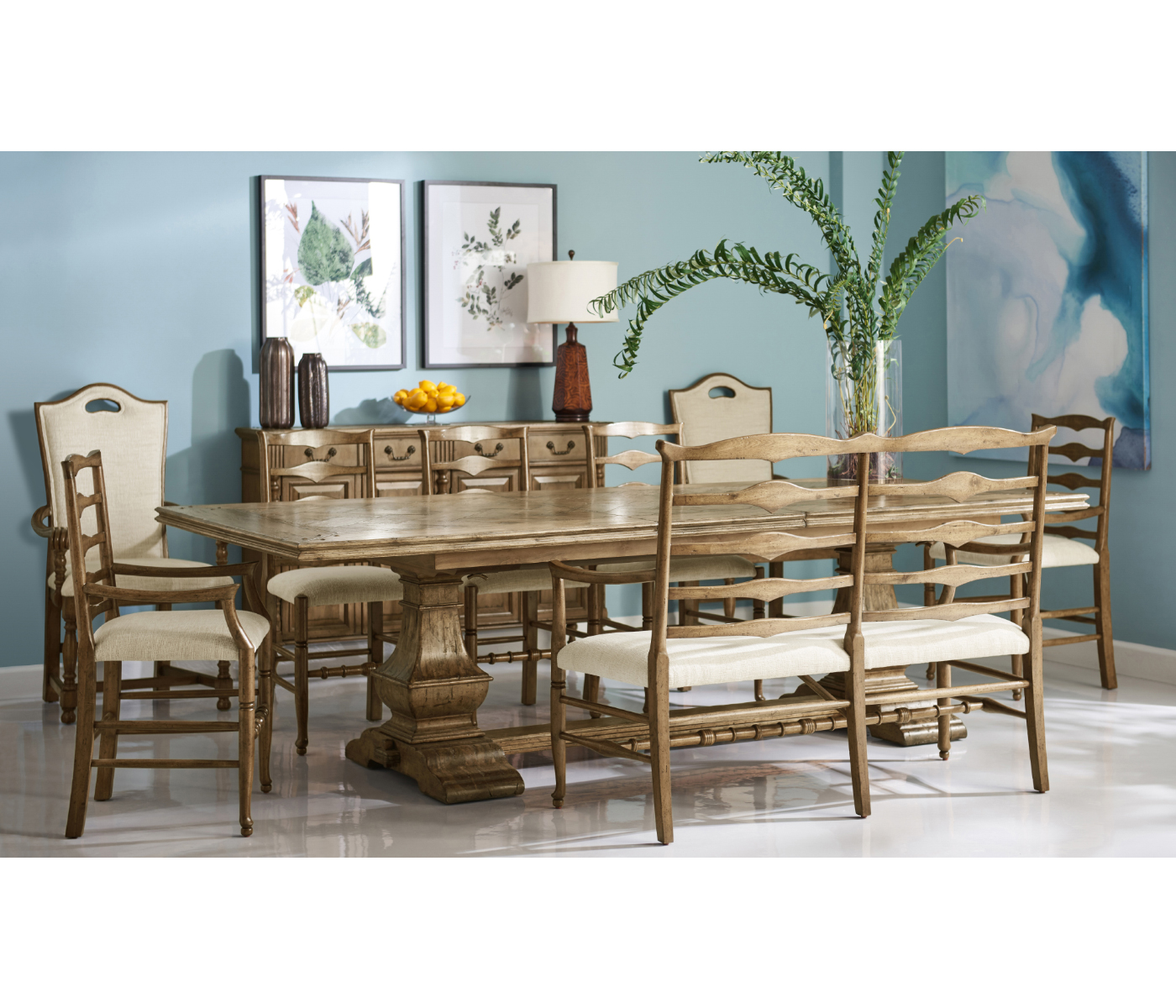 Traditional Triangular Ladderback Arm Chair