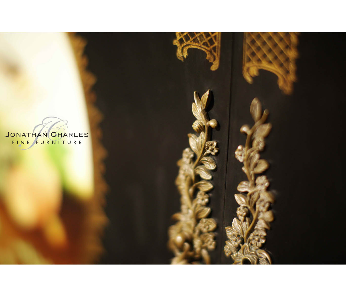 Formal Black & Gold Drinks Cabinet