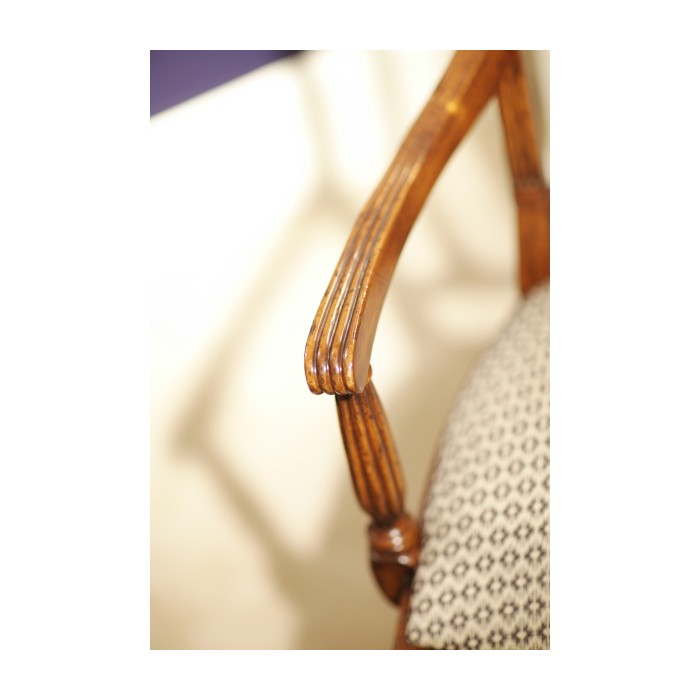Dining chair with column back (Arm)