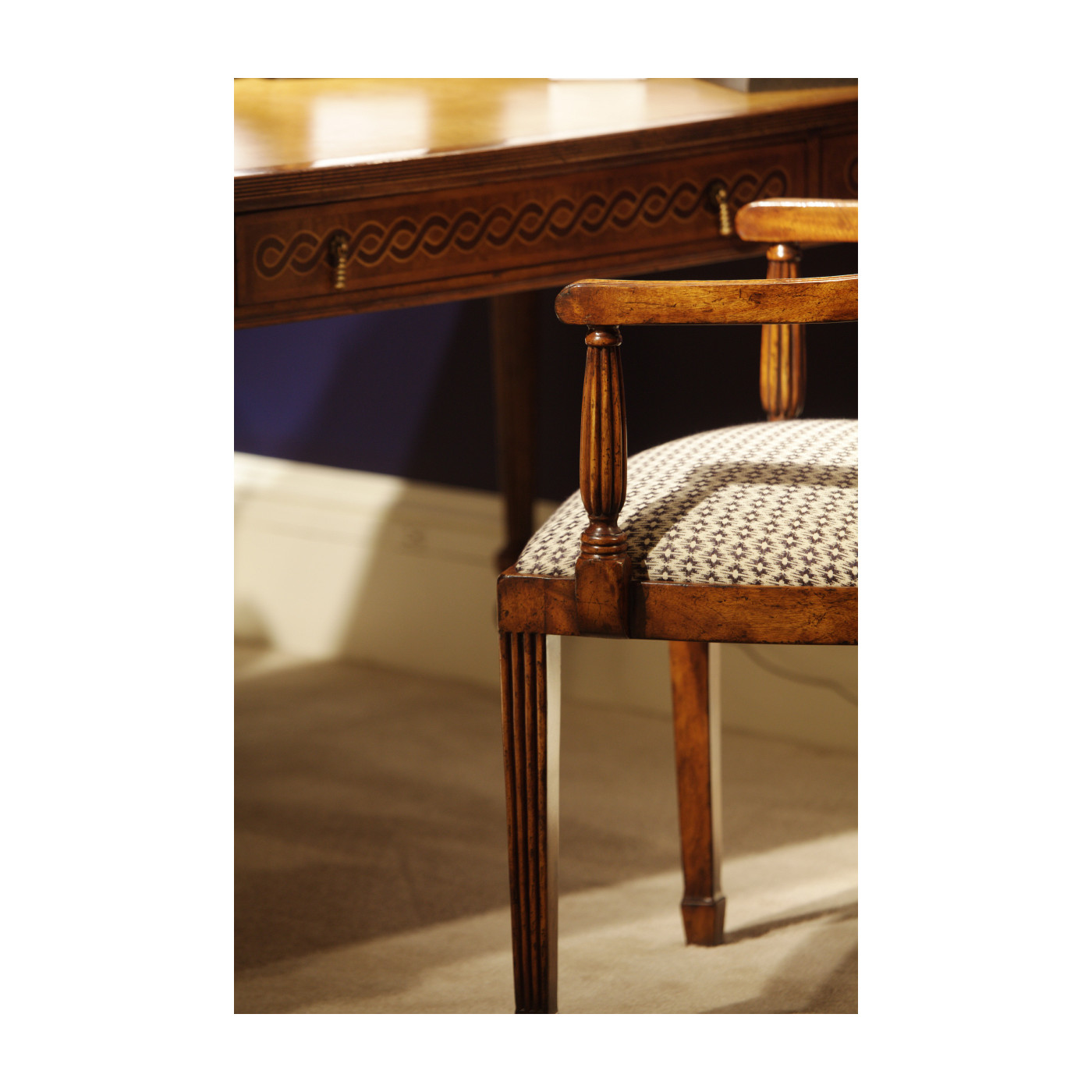 Dining chair with column back (Arm)