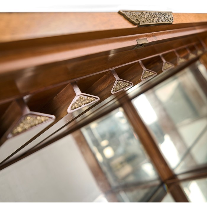 Queen Anne Walnut & Satinwood Drinks Cabinet