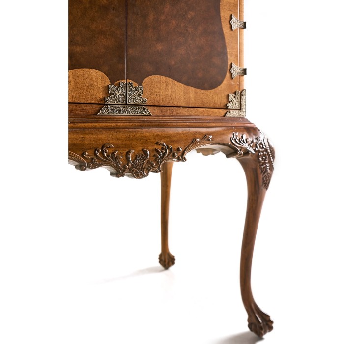 Queen Anne Walnut & Satinwood Drinks Cabinet