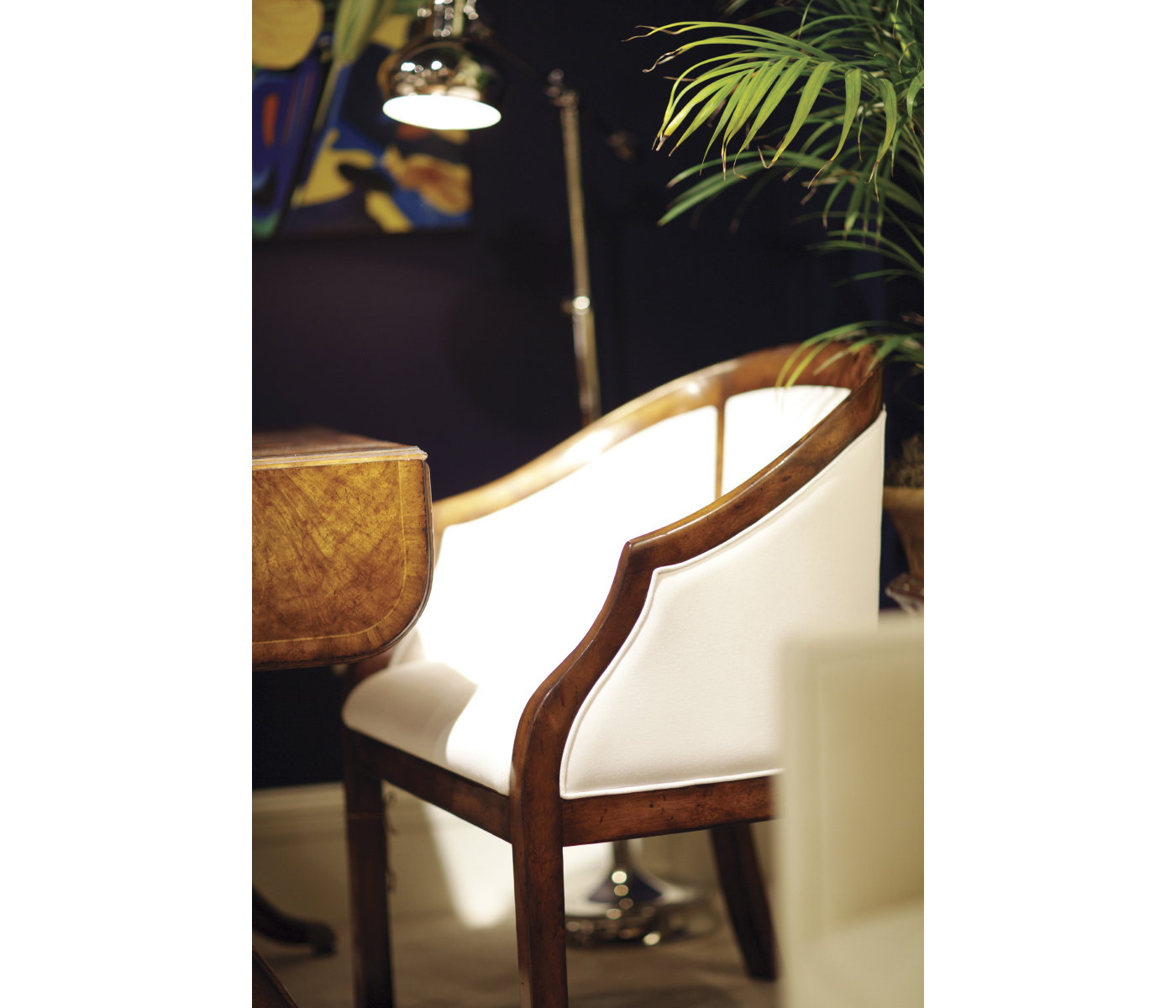 Plain upholstery walnut salon tub chair