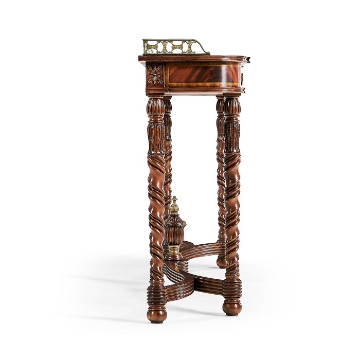 Buckingham Classical Console
