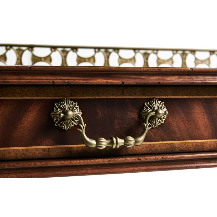 Buckingham Classical Console