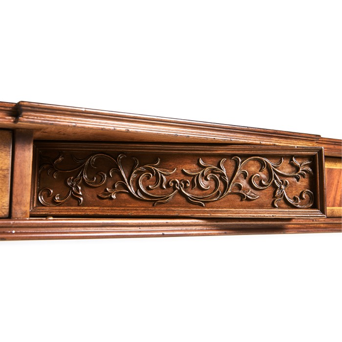 Buckingham Classical Console