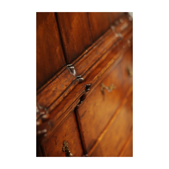Dutch style TV cabinet with drawer base
