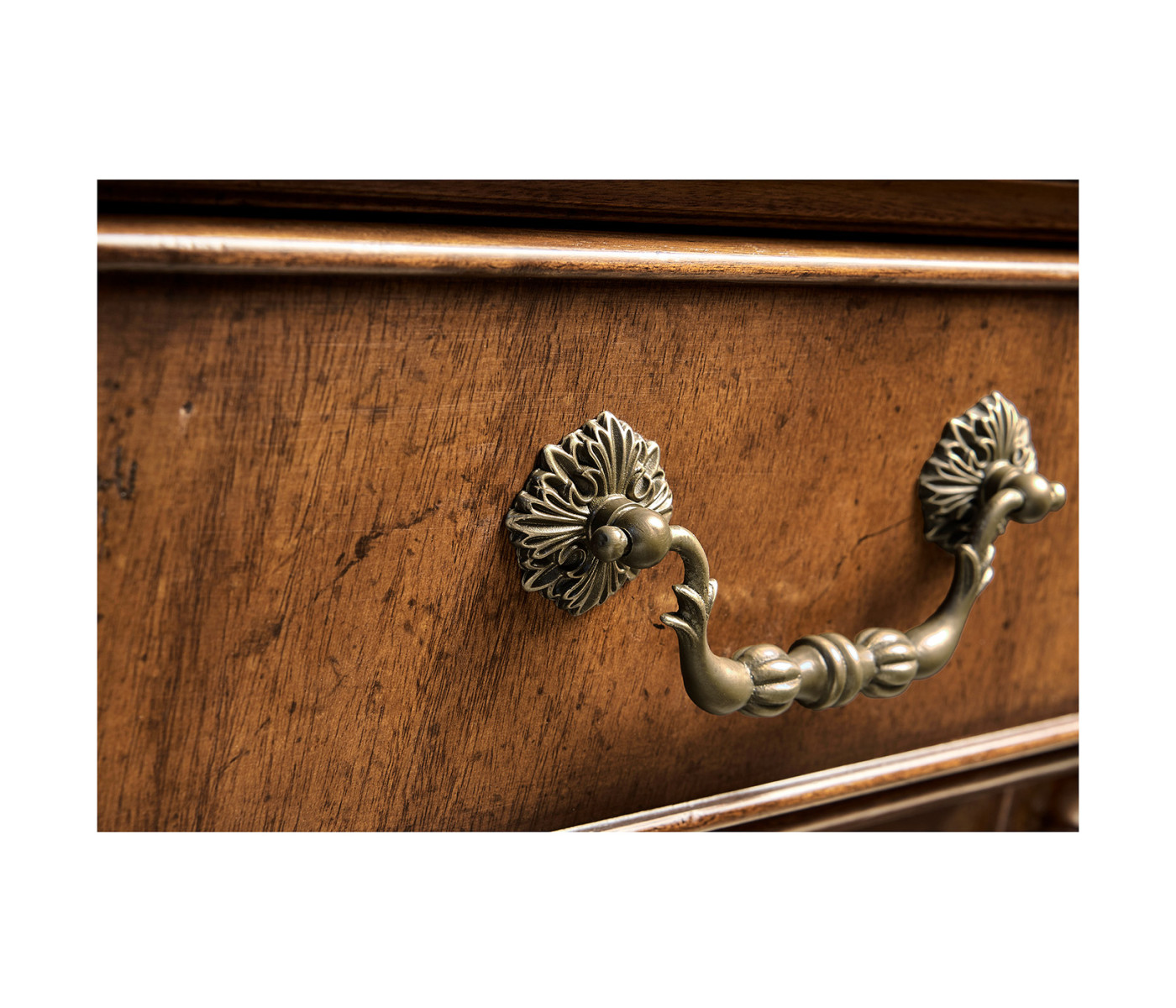 Traditional Double Narrow Cabinet with Twin Cupboards