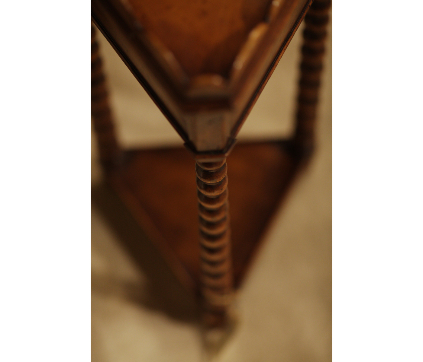 Queen anne triangular lamp table