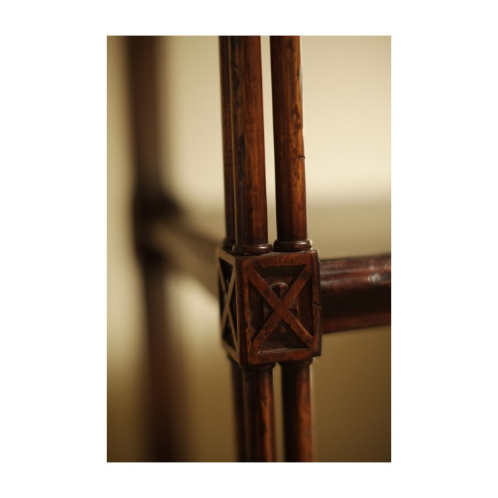 Chippendale Gothic Étagère