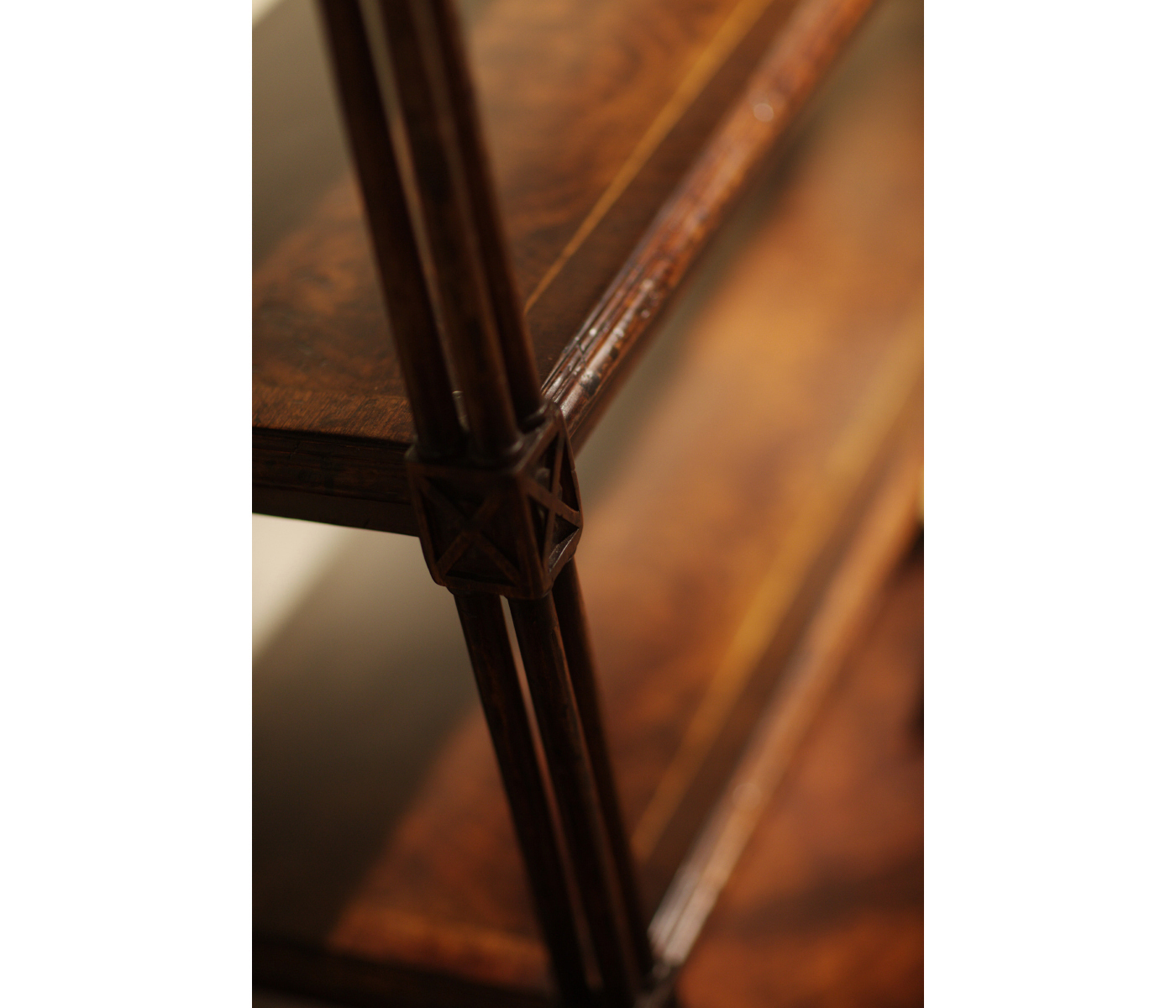 Chippendale Gothic Étagère