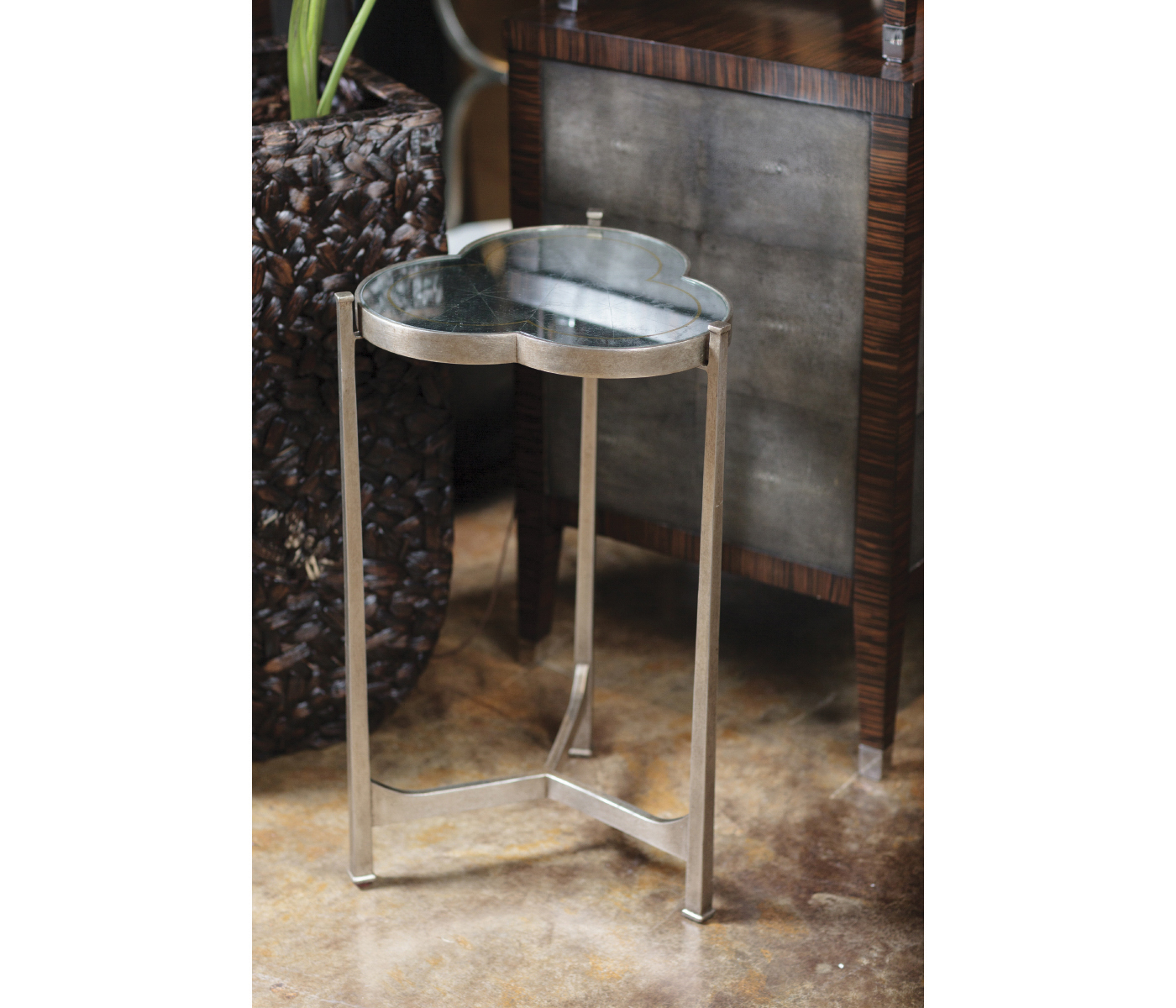 Églomisé & Bronze Iron Trefoil Lamp Table