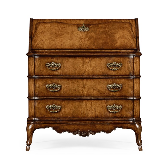 Early Georgian bureau (Walnut)