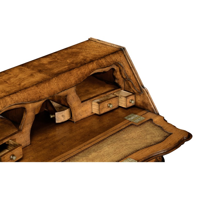 Early Georgian bureau (Walnut)