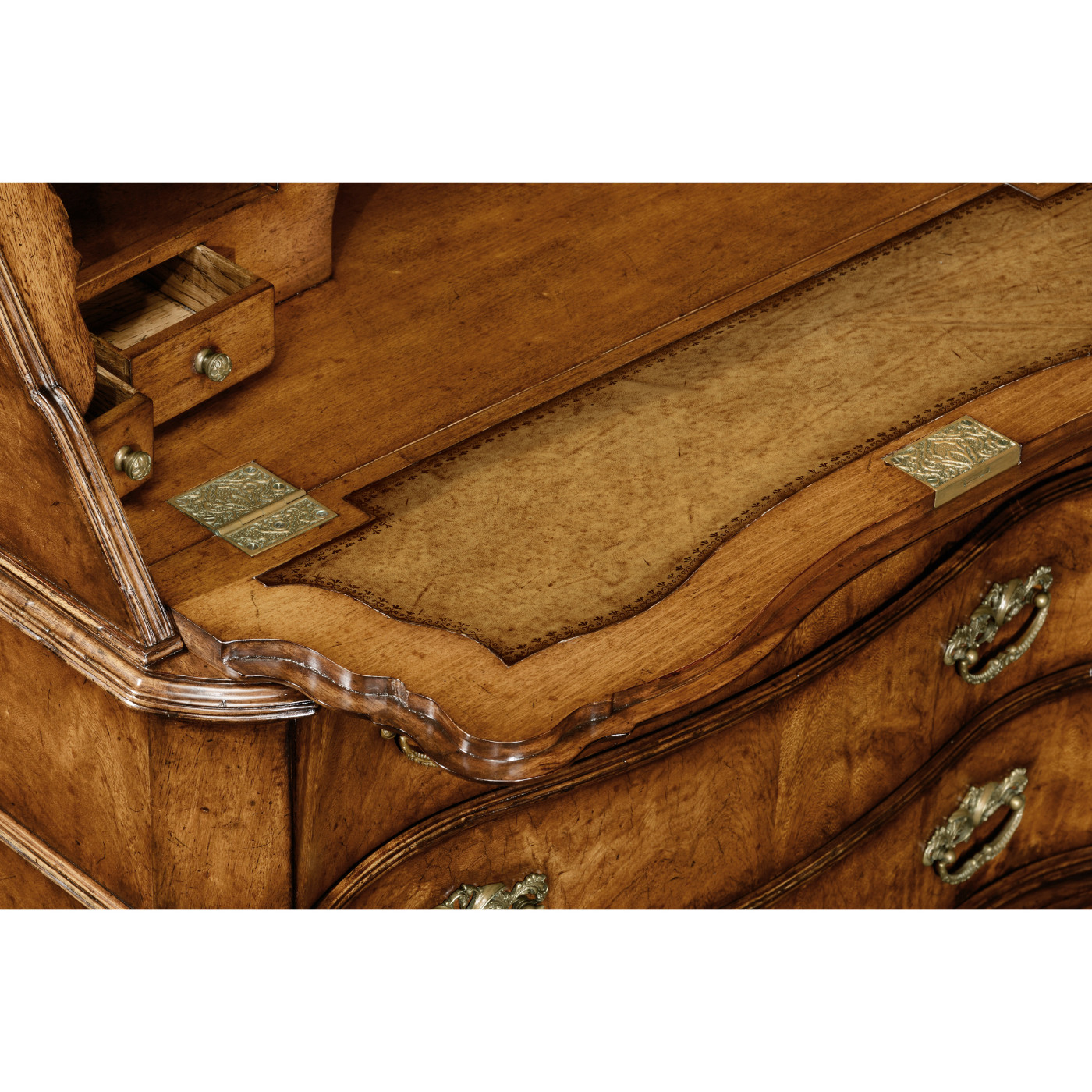 Early Georgian bureau (Walnut)