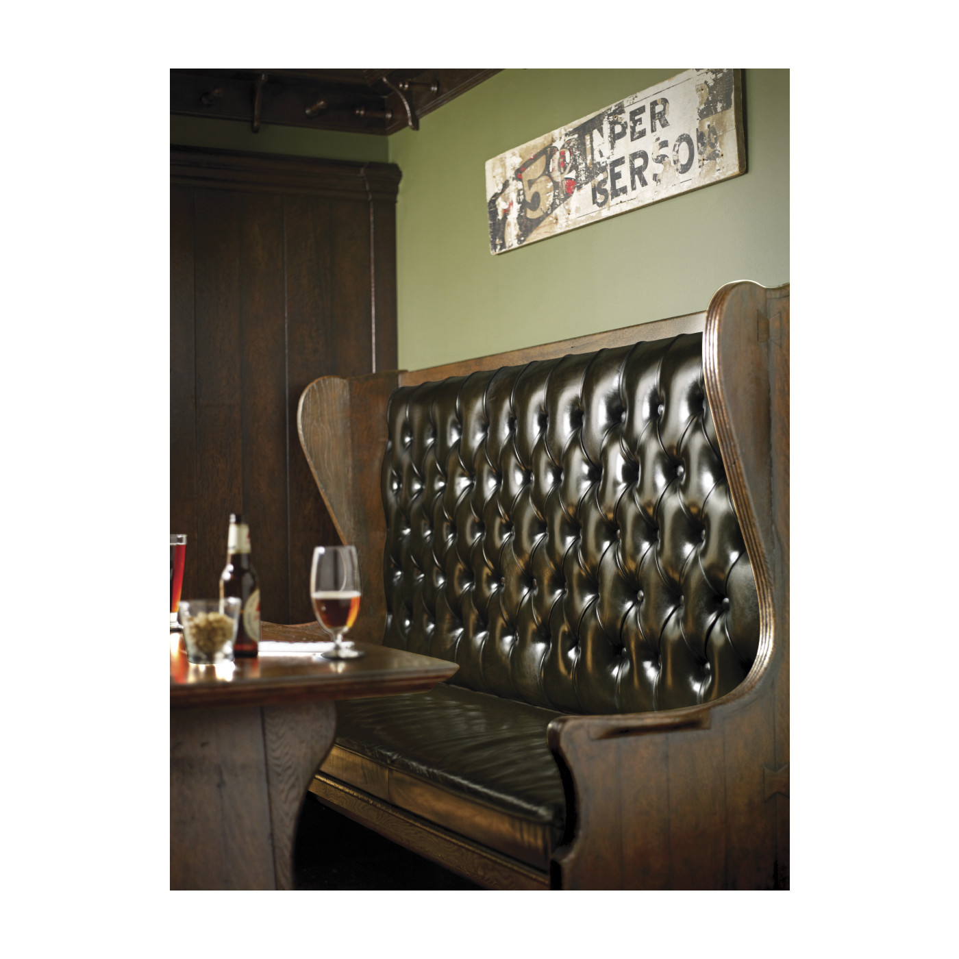 Grey Oak Tavern Settle