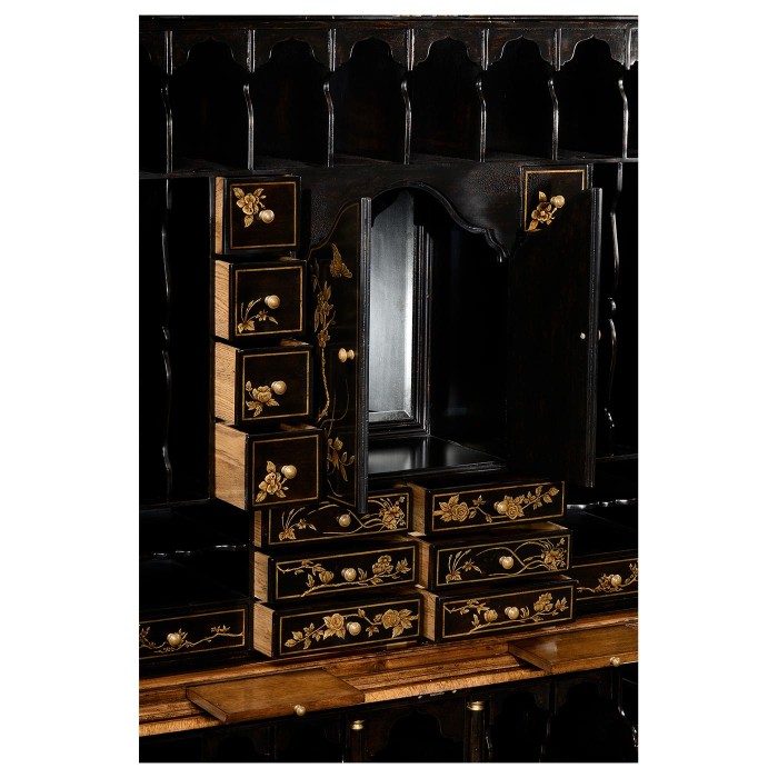 Queen Anne Walnut Bureau with Chinoiserie Interior & Panelled Doors