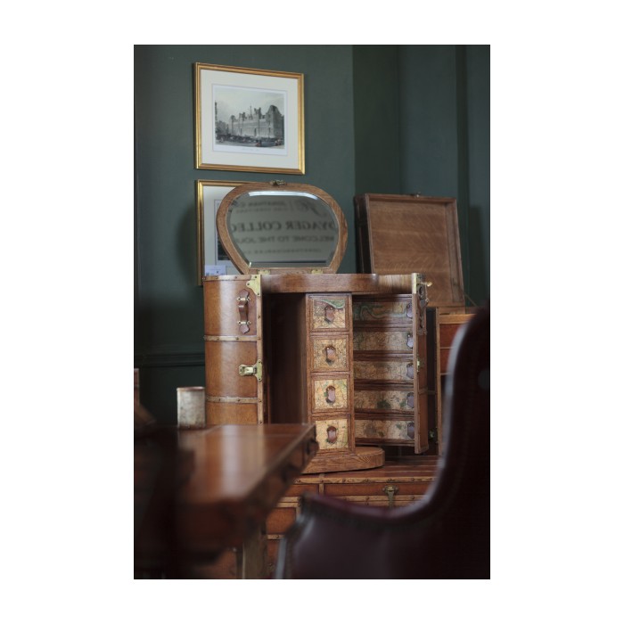 Travel Trunk Style Metamorphic Dressing Table