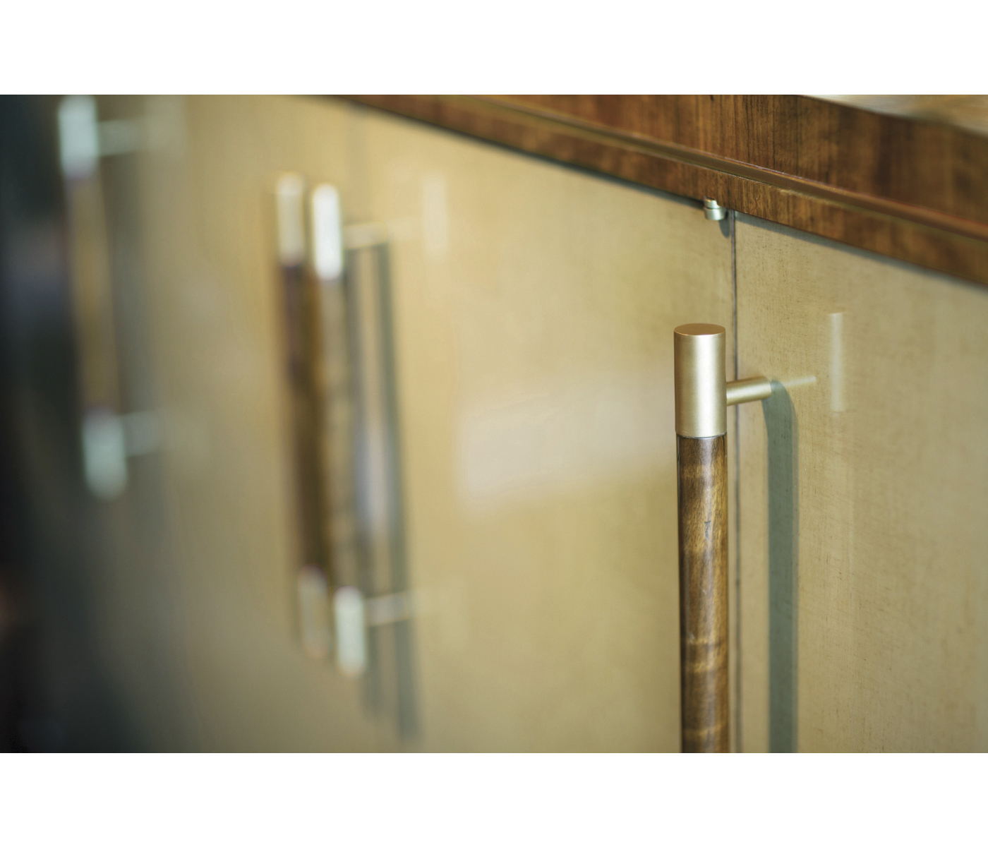Hyedua & Ivory Credenza with Four Doors