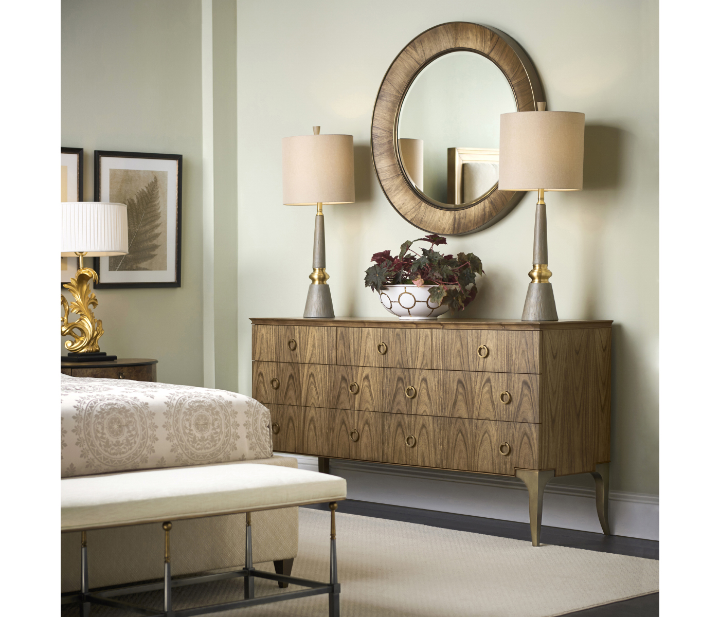 Gold-leaf gilded carved table lamp