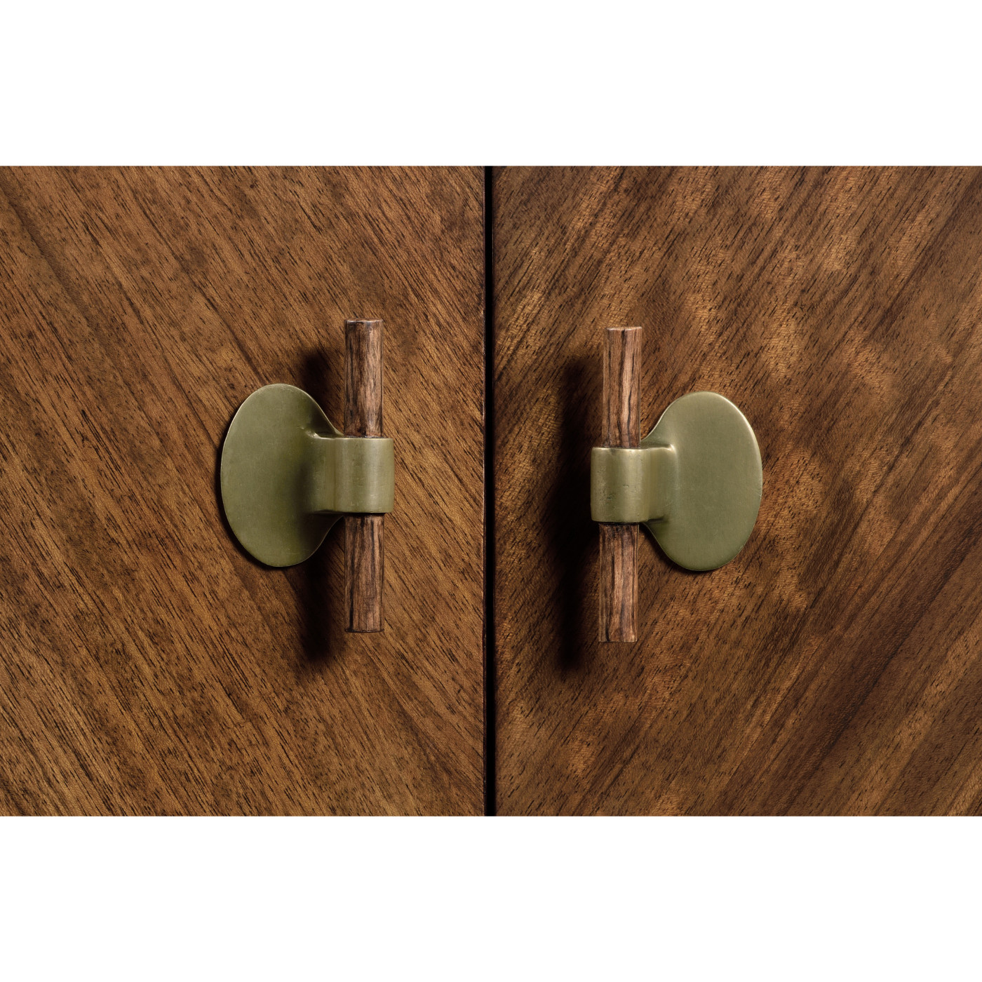 Drinks cabinet in hyedua