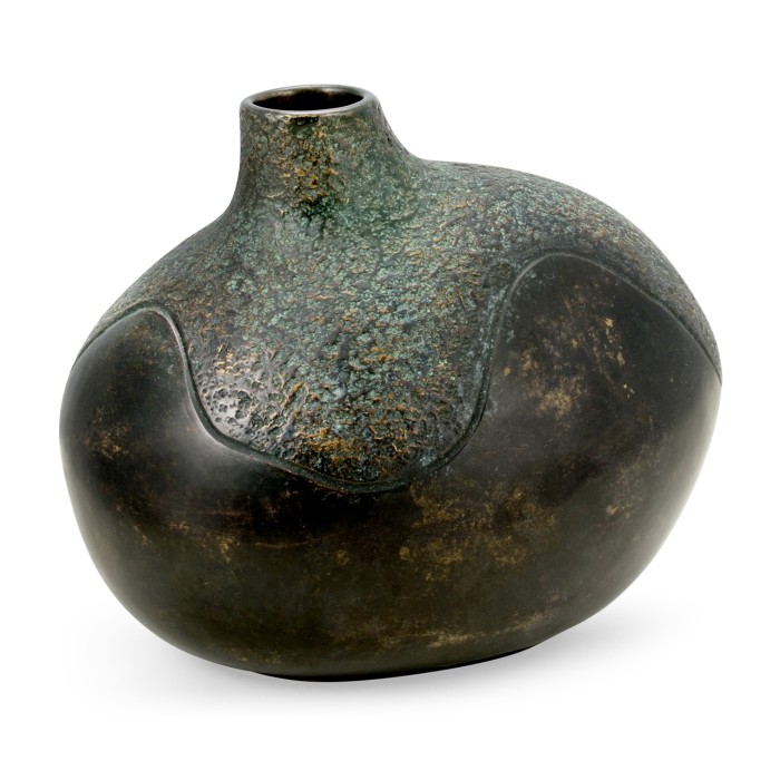 Medium Organic Vase in Dark Bronze