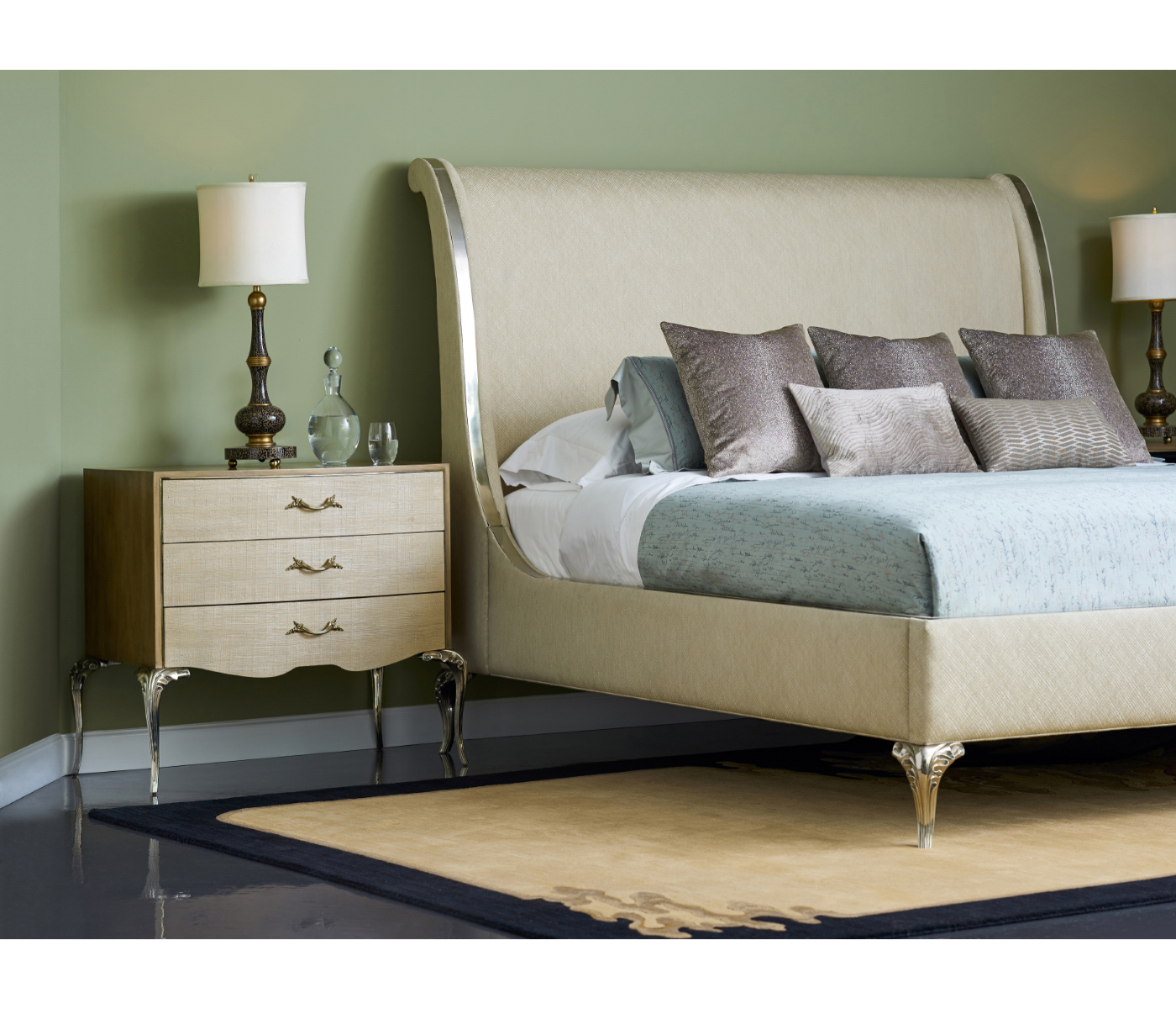 Rivoli White Stainless Steel US King Bed