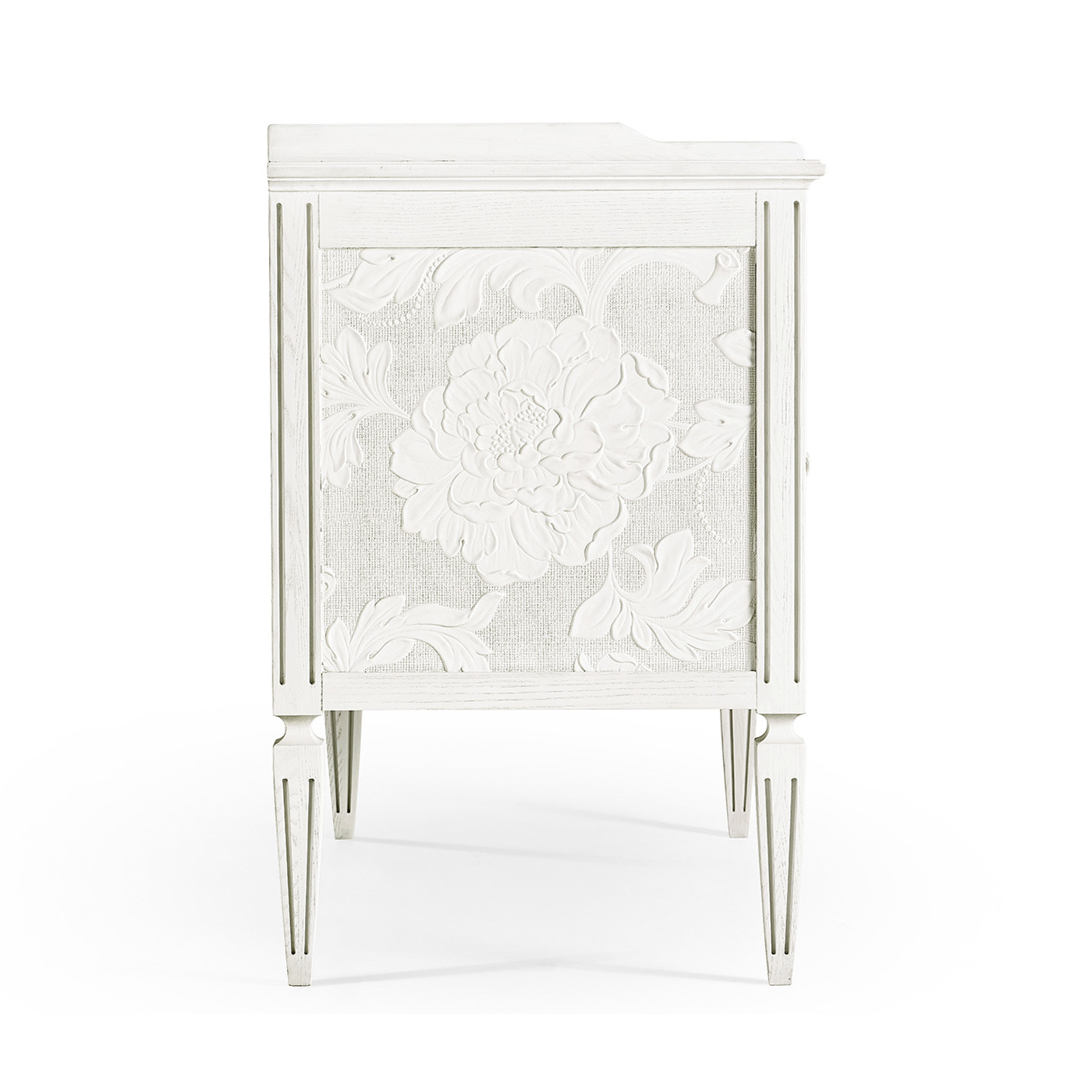 Mammatus Night Chest