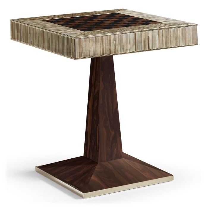 Terra Straw Game Table
