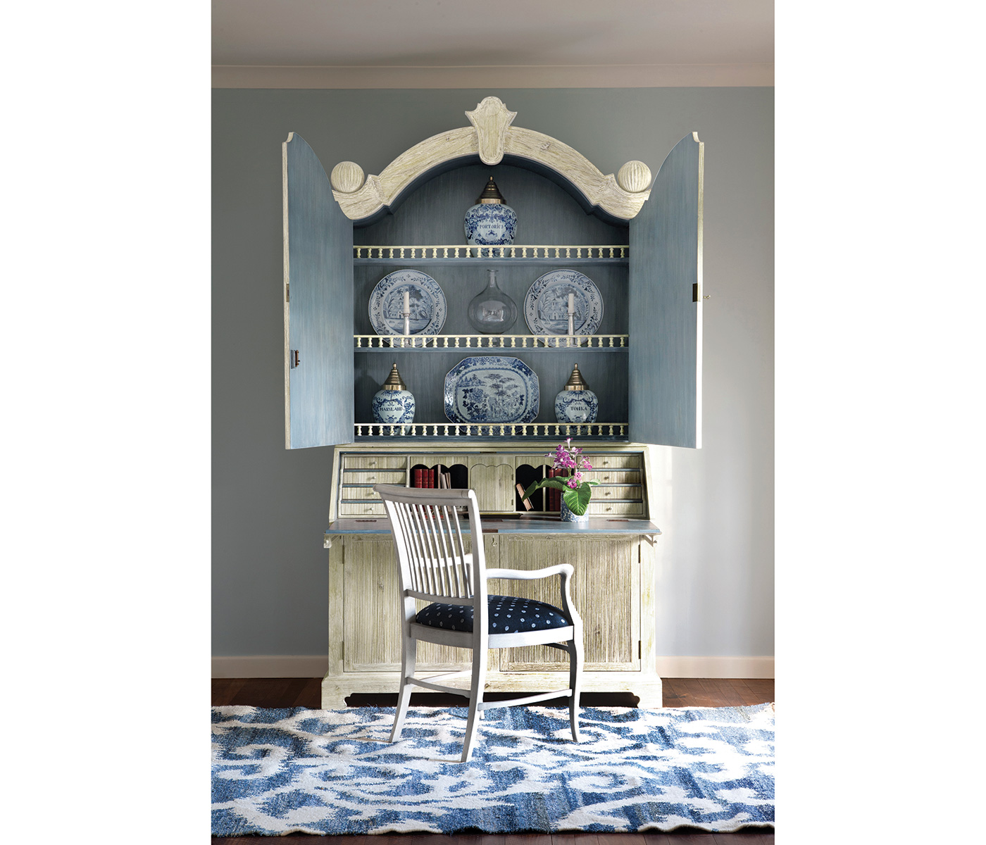 Kilkenny Country White Arm Chair