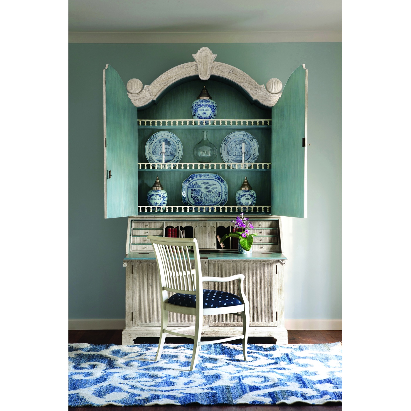 Kilkenny Country White Arm Chair