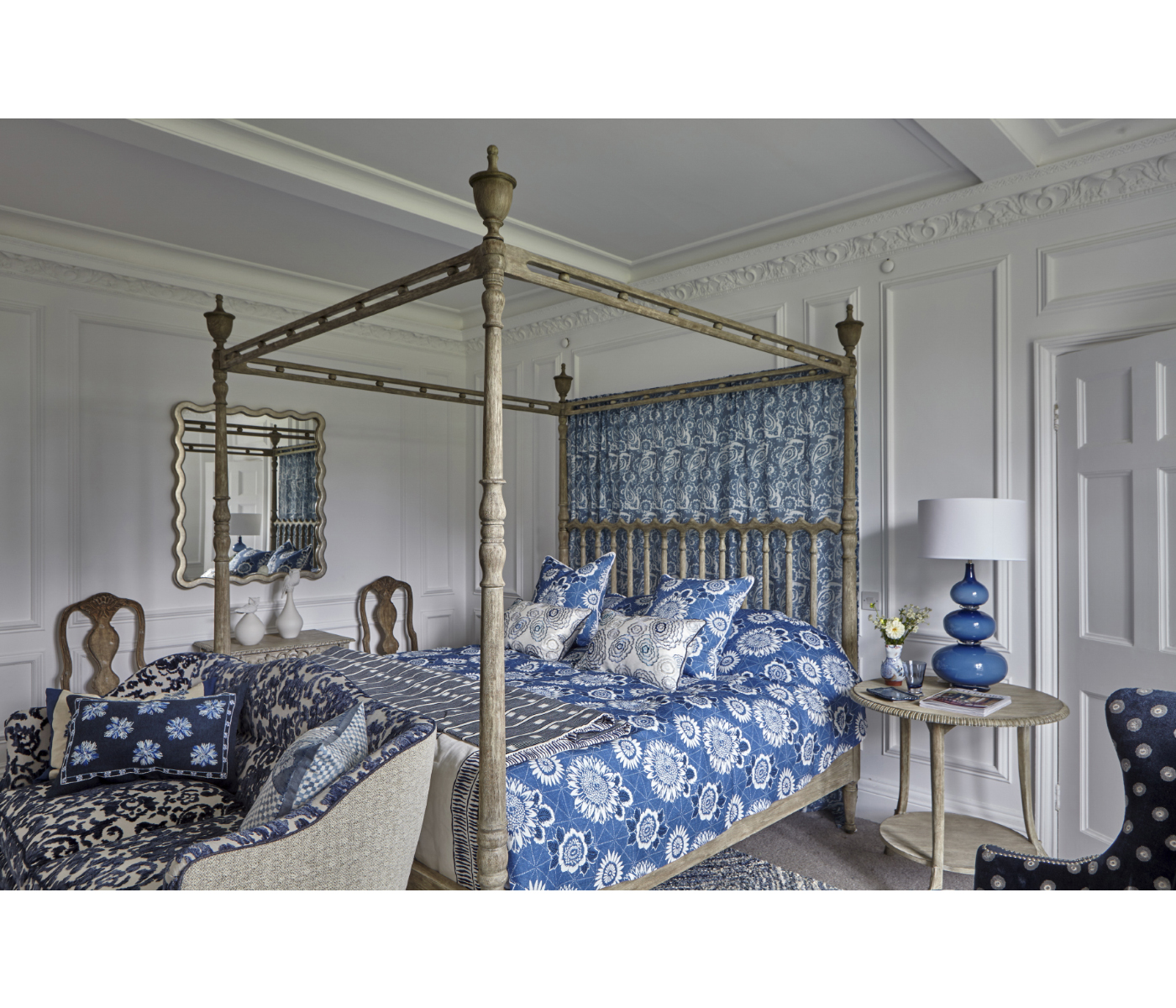 Morris King Bed