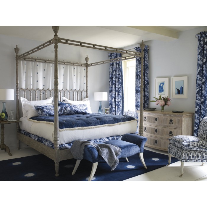 Morris Queen Bed